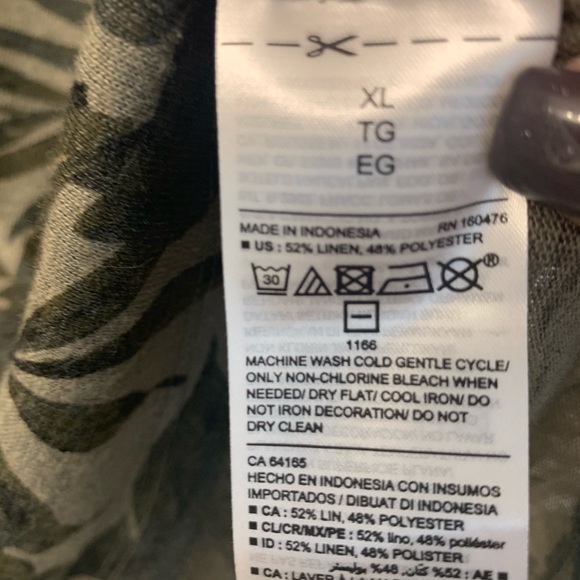 Old Navy top - Picture 3 of 3